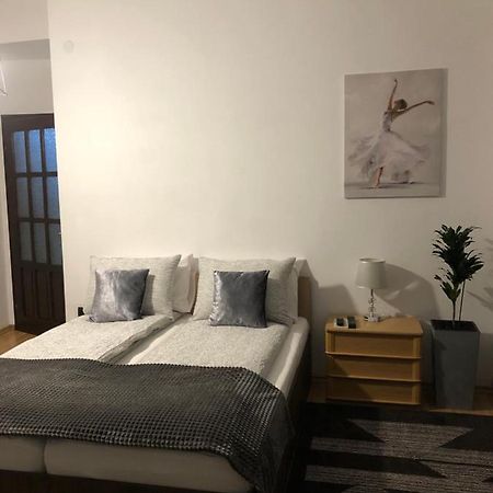 Apartament Basak 2 Deva Exterior photo