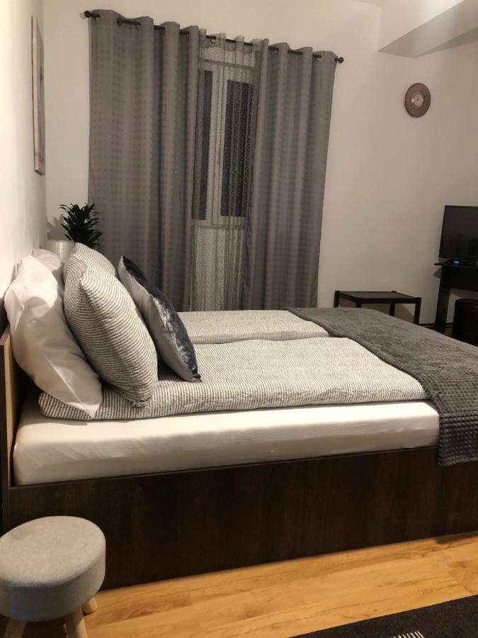 Apartament Basak 2 Deva Exterior photo