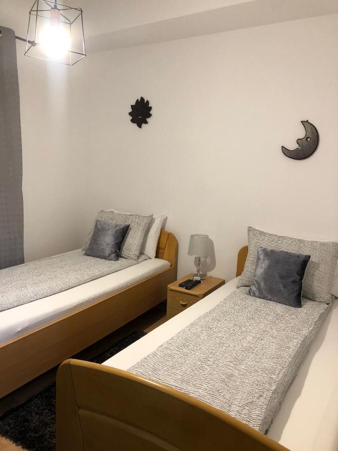 Apartament Basak 2 Deva Exterior photo